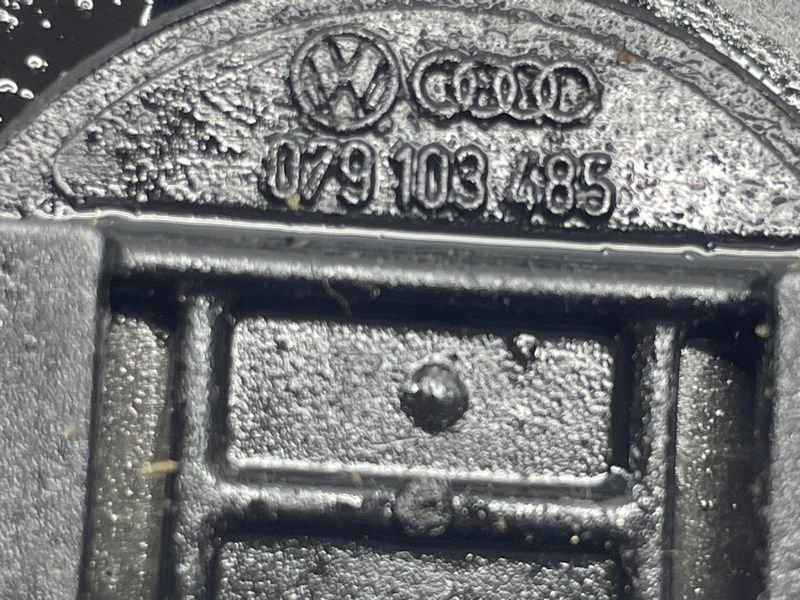 Крышка 079103485 Audi Q7