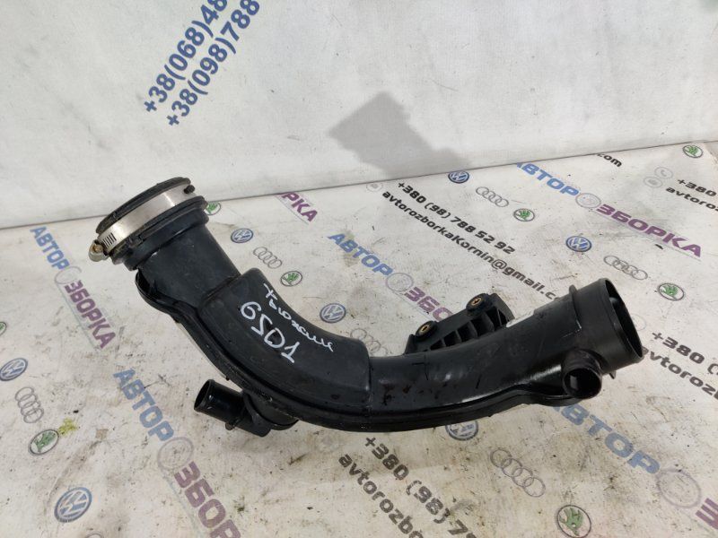 Патрубок інтеркулера F2G39R504BD Ford Fusion