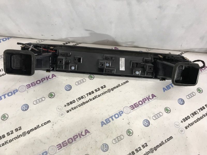 Накладка торпедо 7P1857226 Volkswagen Touareg