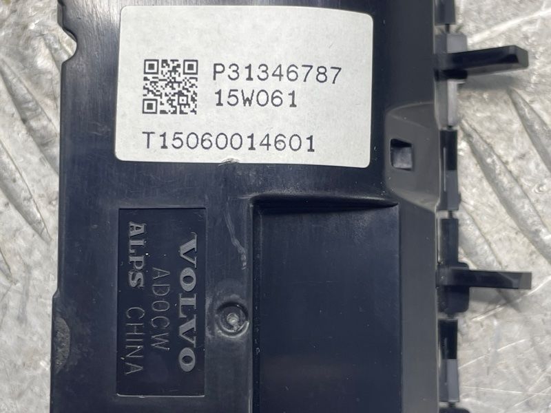 Панель керування підігрівом сидінь 31346787 Volvo XC90