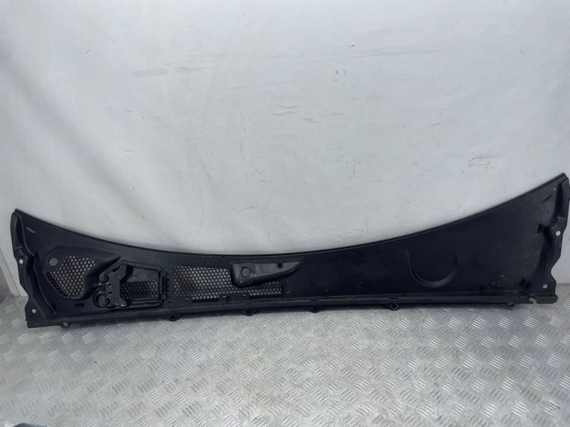 Водовідвідний щиток 31694300 Polestar 2
