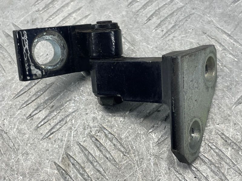 Петля дверей верхня 3C4833401D Volkswagen CC