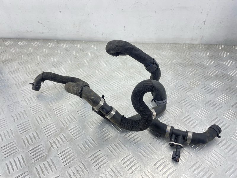 Шланг системи охолодження 4M0145945AE Audi Q7