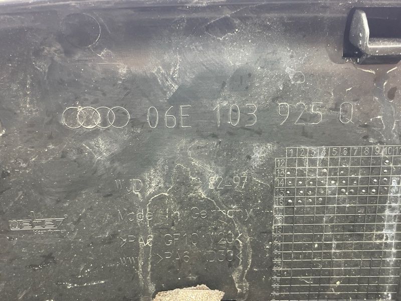 Накладка двигателя 06E103925Q Audi A6