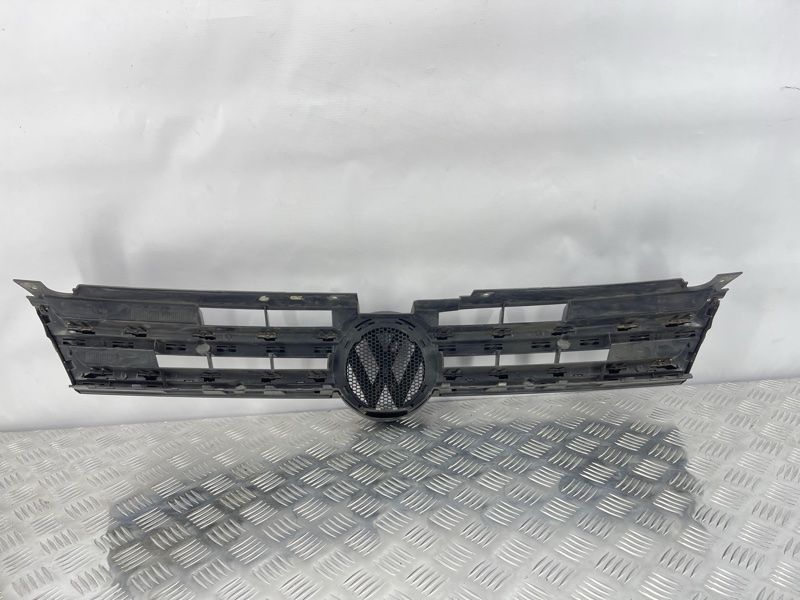 Решітка радіатора Volkswagen Touareg