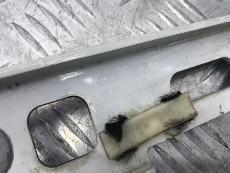 Петля капота 4L0823302 Audi Q7