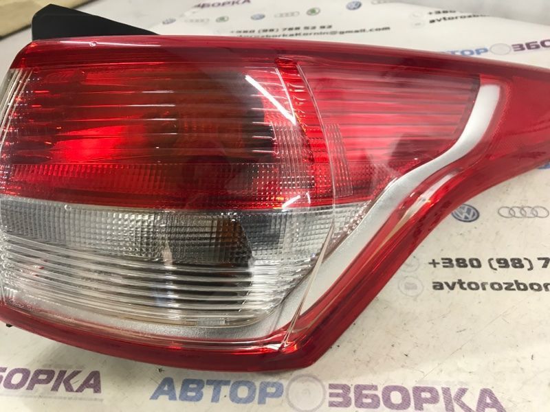 Стоп / ліхтар зовнішній CJ5Z13404B Ford Escape