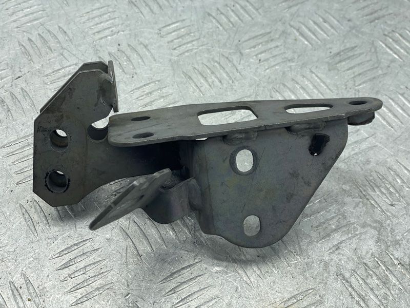 Кронштейн 4H0399656B Audi A8