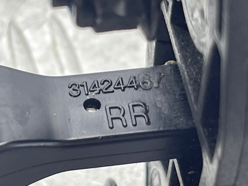 Ограничитель открывания двери 31424467 Volvo XC60