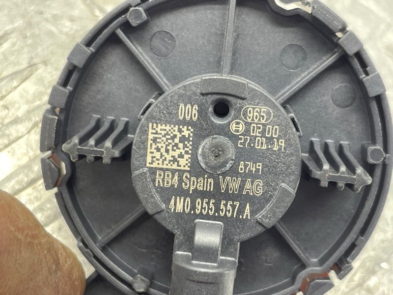 Датчик удару 4M0955557A Audi Q7