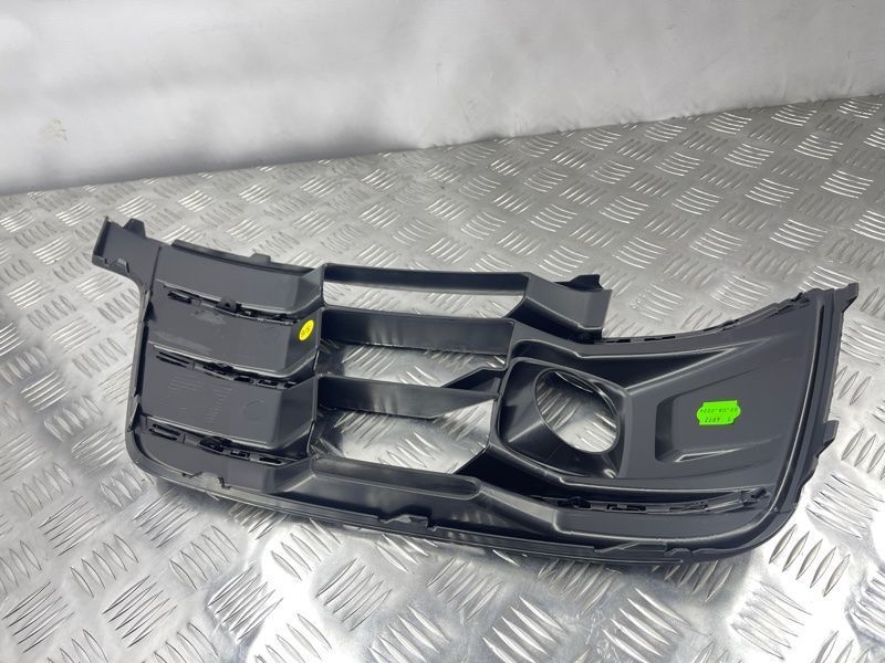 Решітка повітрозабірника переднього бампера s-line ліва 4M0807681EGXE Audi Q7 Audi Q7