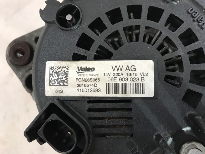 Генератор 06E903023B Audi Q7