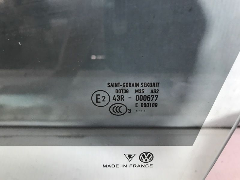 Скло дверей 7P6845021B Volkswagen Touareg