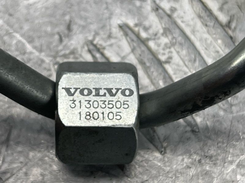 Трубка паливна Volvo XC60