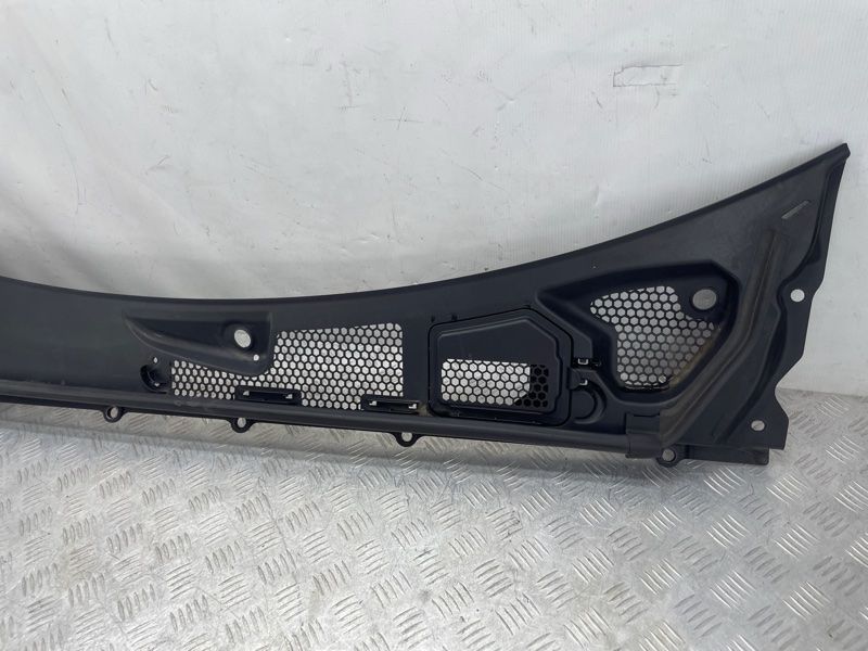 Водовідвідний щиток 31694300 Polestar 2
