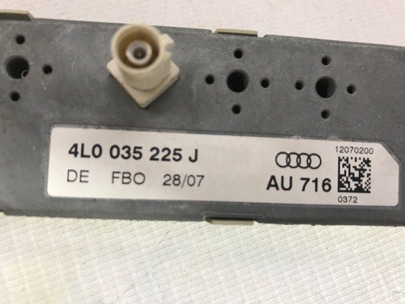 Блок усилитель антенны 4L0035225J Audi Q7