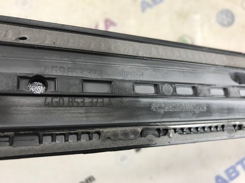 Накладка на порог 4G0853373A Audi A6