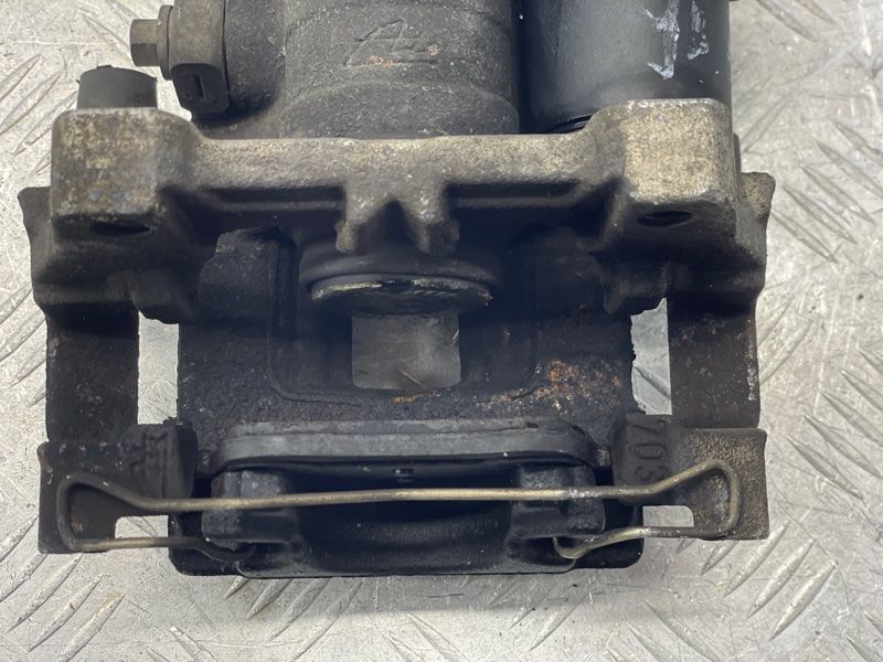 Суппорт тормозной 31471268 Volvo XC90