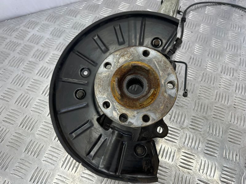 Поворотний кулак / цапфа 7P6487246A Audi Q7