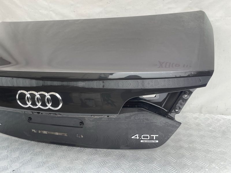 Крышка багажника Audi A8