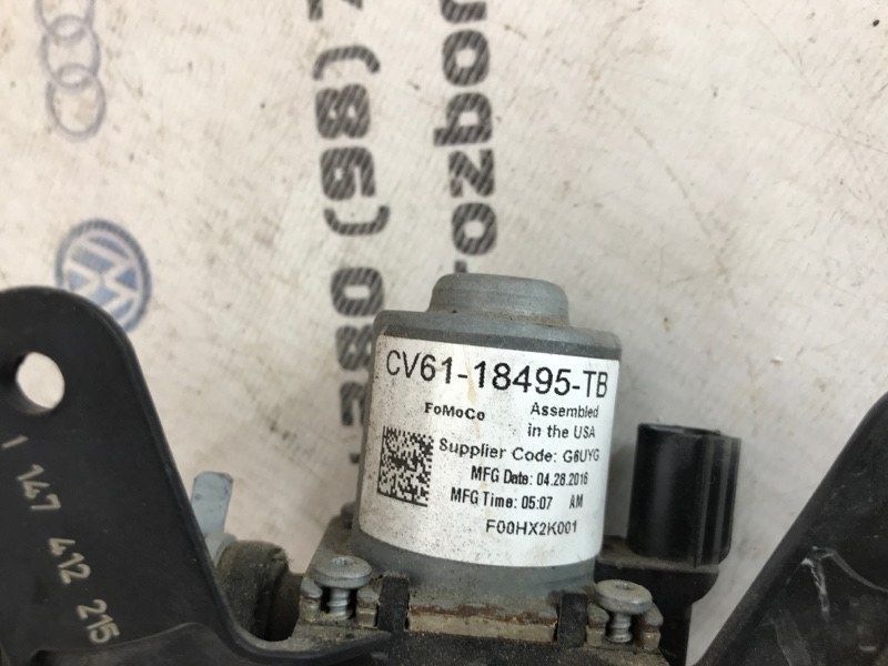 Клапан водяной CV6118495TB Ford Escape