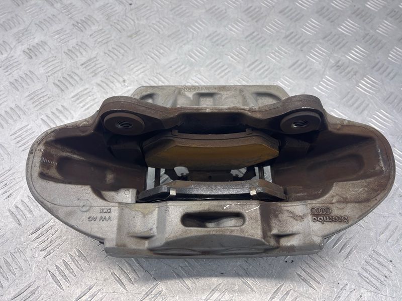 Суппорт тормозной 80A615106CF Audi Q5