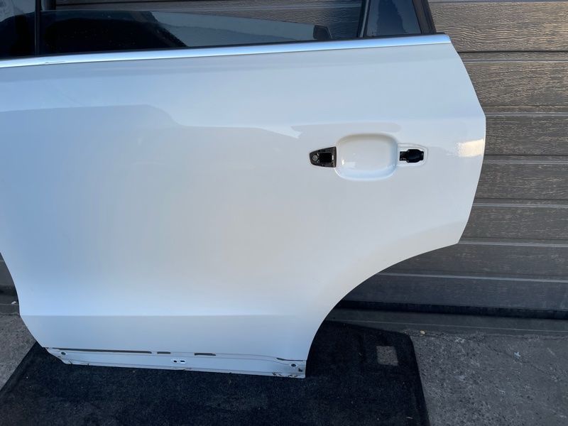 Двері 8R0833051B Audi Q5