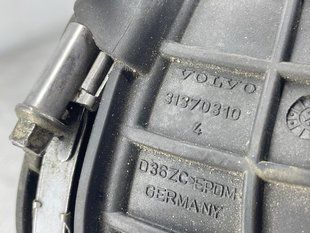 Патрубок повітряного фільтра 31370310 Volvo XC90