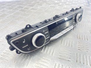 Панель керування клімат-контролем 4M0820043AB Audi Q7