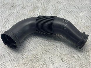 Патрубок 4L0129628E Audi Q7