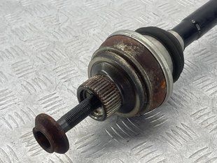 Піввісь 8R0501203C Audi A8