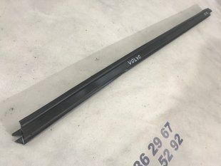 Ущільнювач дверей 30762370 Volvo XC60