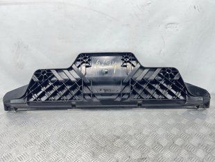 Кронштейн заднього бампера 4M0807329 Audi Q7