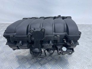 Колектор впускний 03H133201AE Volkswagen Touareg