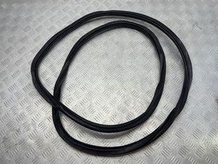 Ущільнювач дверей 8R0831721F Audi Q5