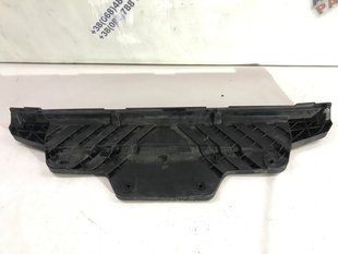 Кронштейн заднього бампера 4M0807329 Audi Q7