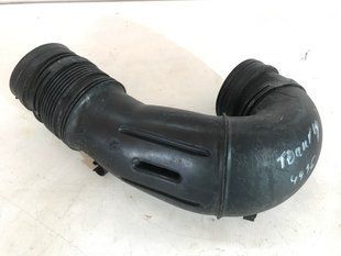 Патрубок воздушного фильтра 7P6129684B Volkswagen Touareg