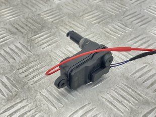 Замок лючка паливного бака 8S0862153 Audi Q7