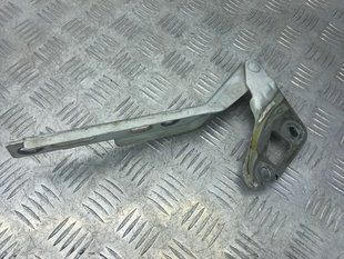 Петля капота 4L0823301 Audi Q7