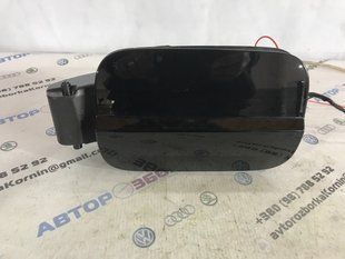 Корпус лючка крышки топливного бака в зборе 4G0809906C Audi A6