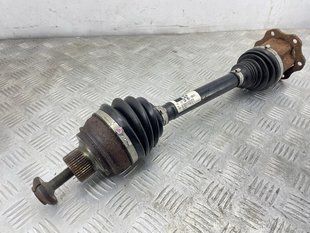 Привідний вал передній 4G0407271F Audi A6 Audi A6, Audi A7, Audi A8, Audi Q5, Audi RS7, Audi S6, Audi S7, Audi S8, Audi SQ5