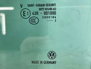 Стекло двери 7P6845026C Volkswagen Touareg