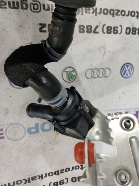Патрубок Audi S8