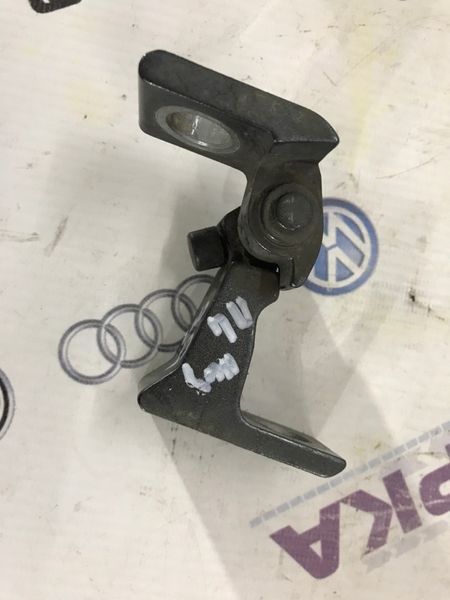 Петля двери 4G0831401B Audi A6