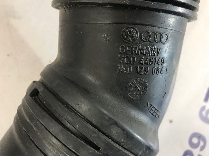 Патрубок воздушного фильтра 1K0129654BE Volkswagen CC