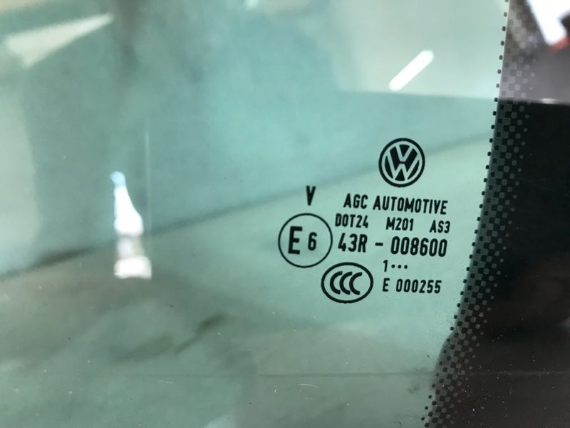 стекло двери задней 5N0845213E Volkswagen Tiguan