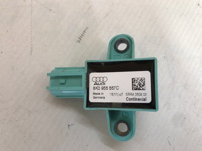 Датчик удару Audi Q3