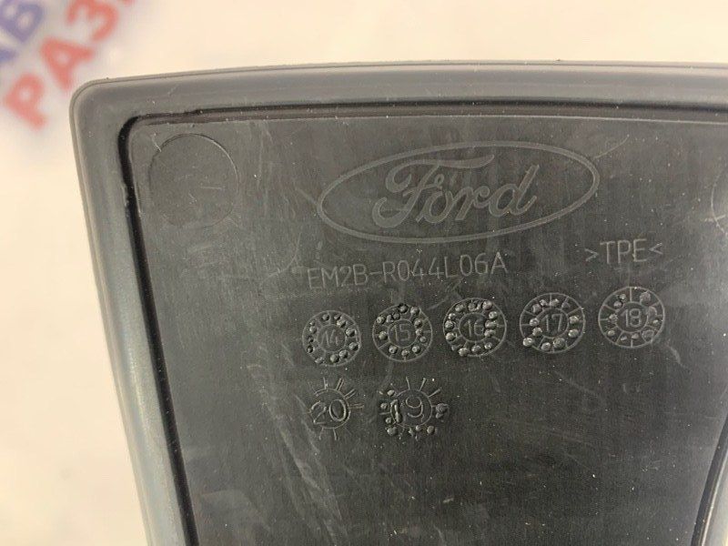 Накладка центральної консолі EM2BR044L06A Ford Edge