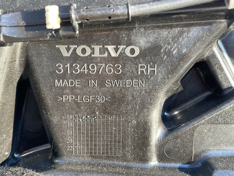 Двері 31698771 Volvo XC90