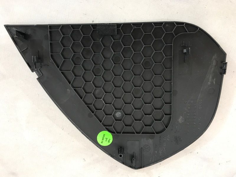 Накладка торпедо 561858248A Volkswagen Passat